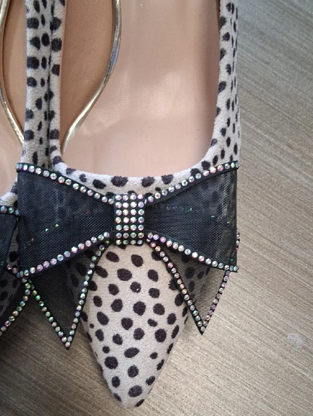 Leopard-Print Pointed Toe Heels with Embellished Bow - Beige/Black CABNFX